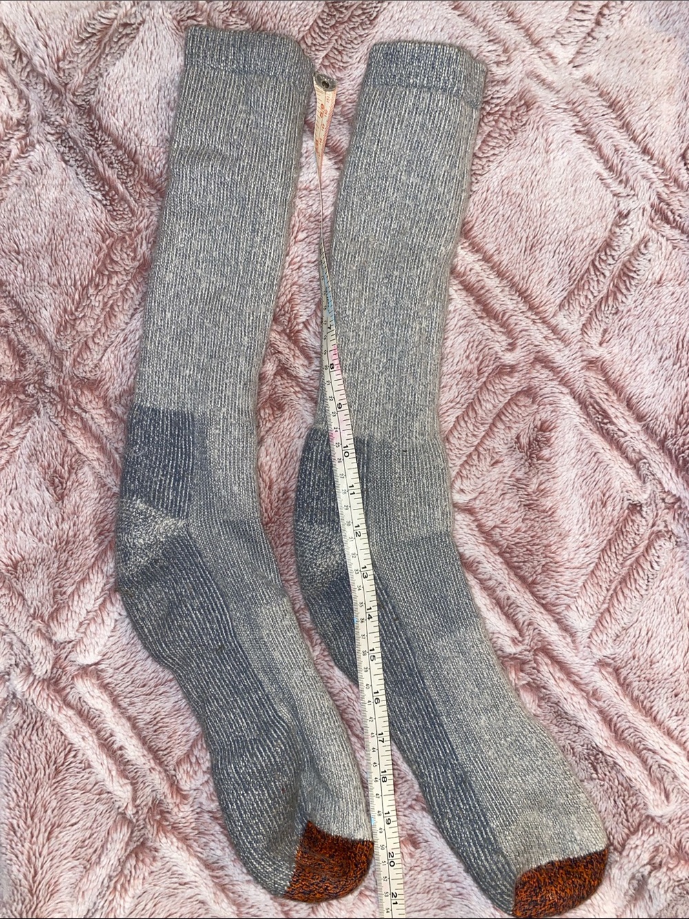 Cozy Gray Wool Blend Crew Socks with Rust Toe